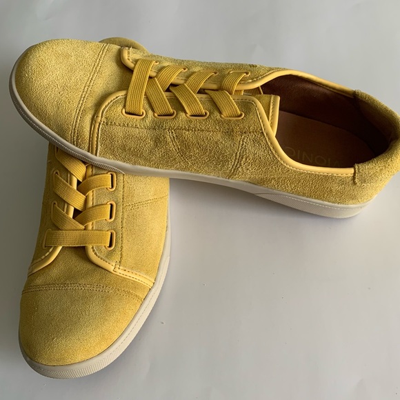 Vionic Women’s Yellow Jean Suede Slip-on Sneakers Size 9 - Picture 3 of 8